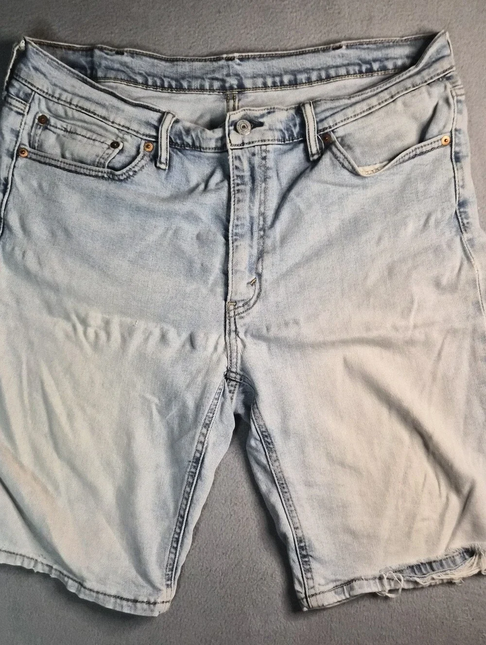 Levi's 541 light wash denim straight leg jorts Size mens 36